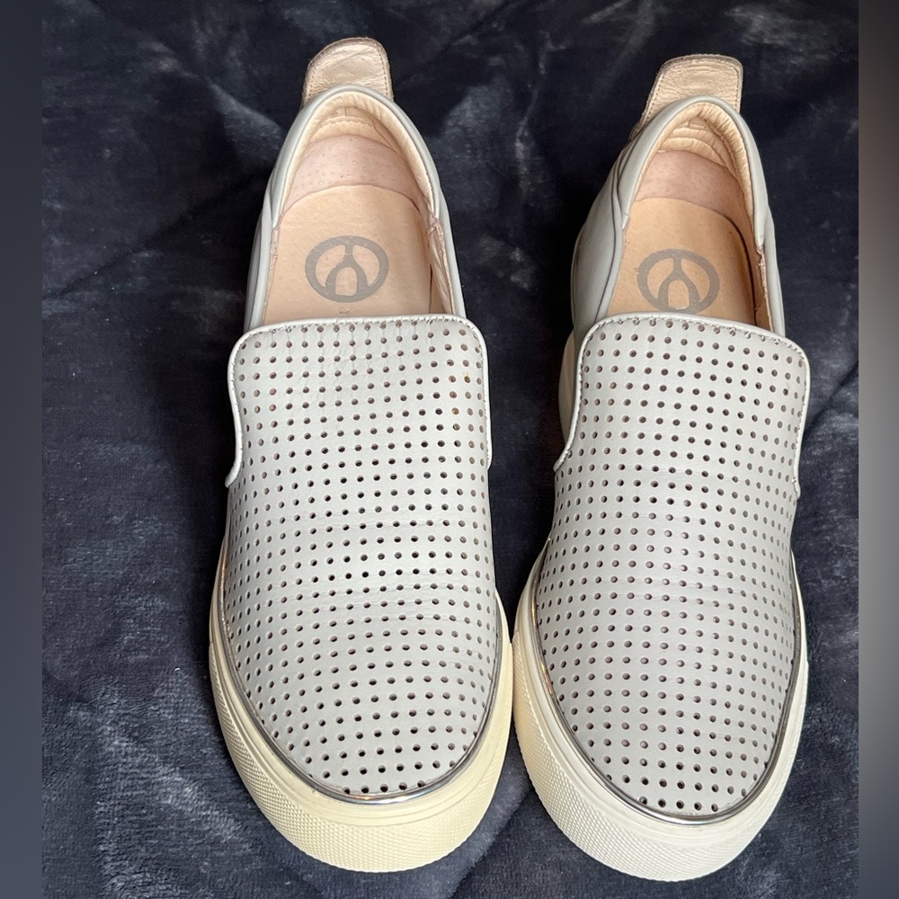 The WISHBONE women’s Slip-On Perforated Casual Shoes - Light Gray